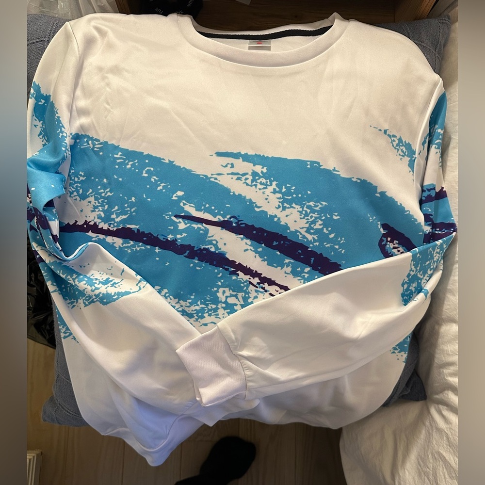 Vintage Style White and Blue Graphic Sweatshirt